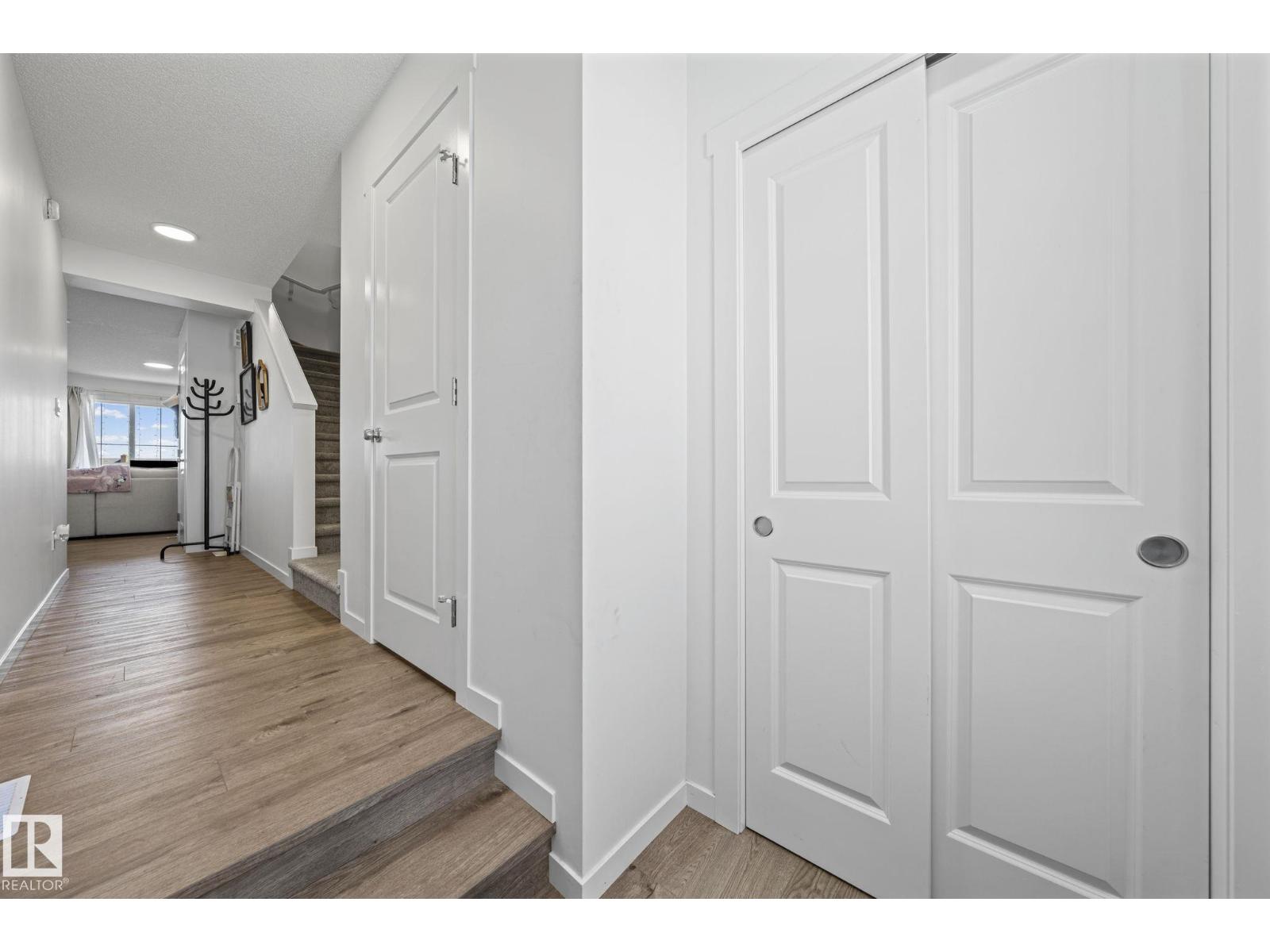 #16 19904 31 AV NW - 3