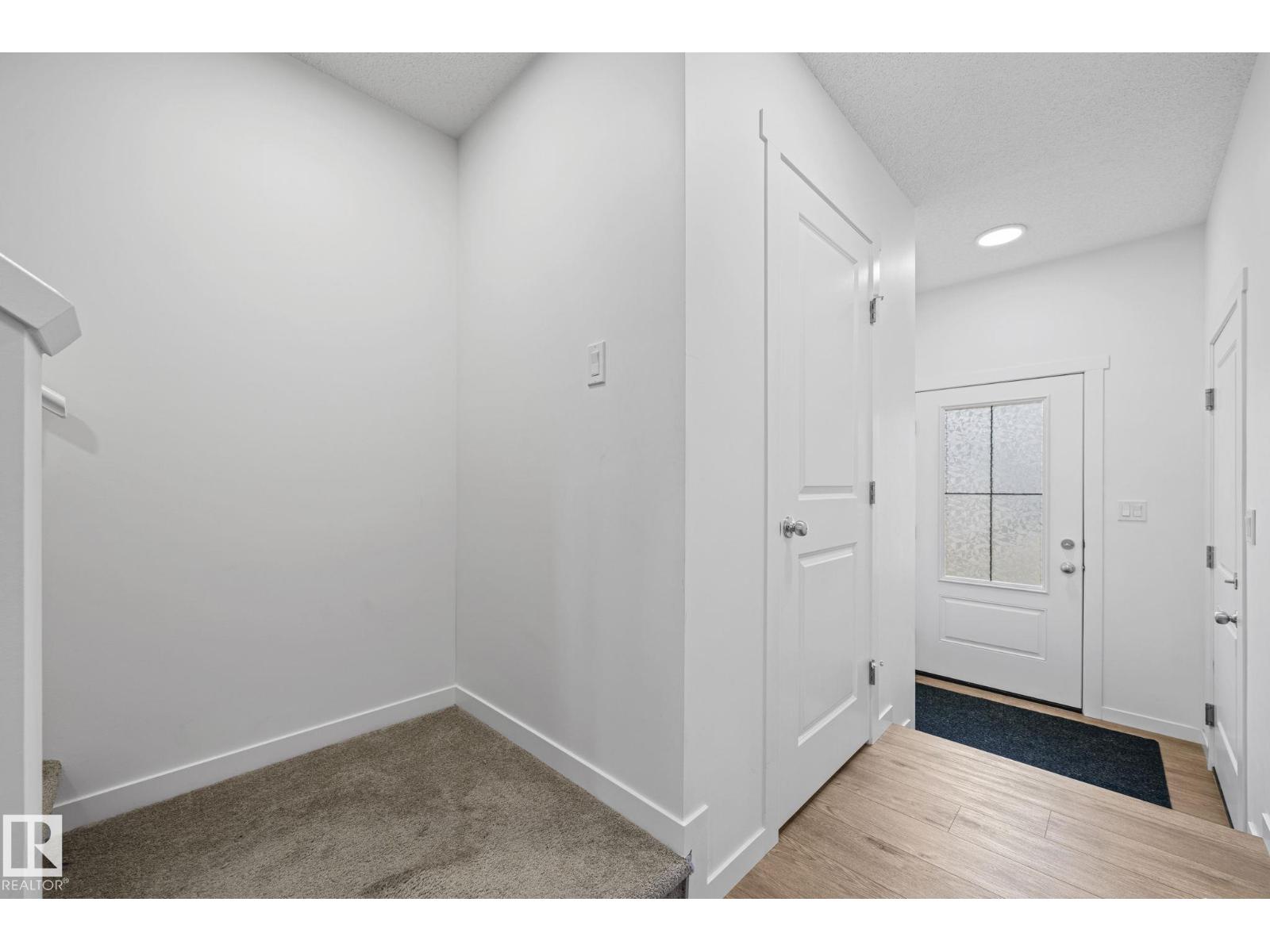 #16 19904 31 AV NW - 5