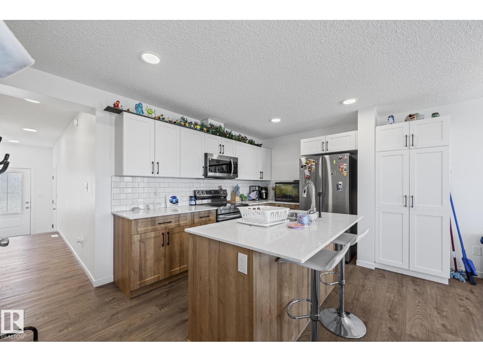 #16 19904 31 AV NW - 7