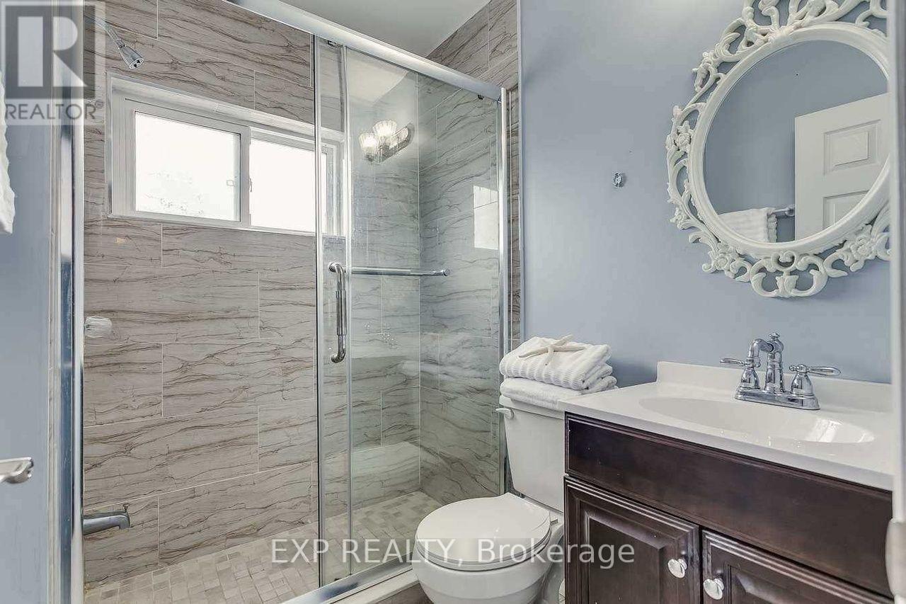 102 ROSSLYN AVENUE N - 14