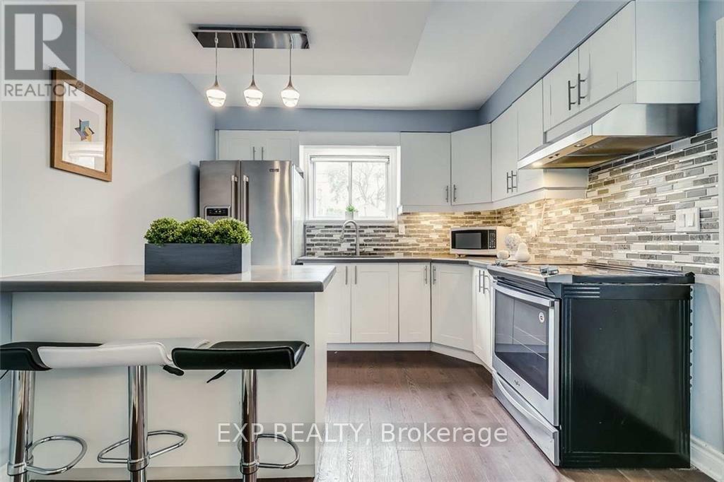 102 ROSSLYN AVENUE N - 6