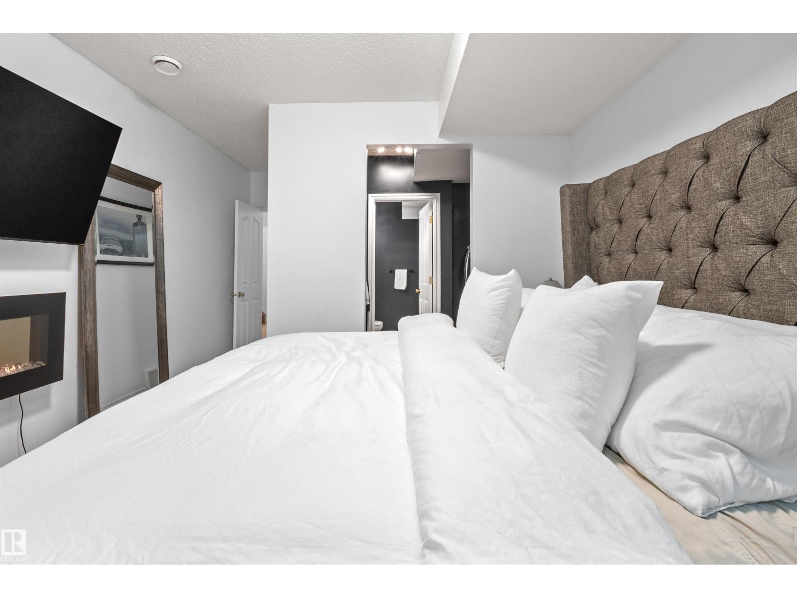 #30 3010 33 AV NW - 26