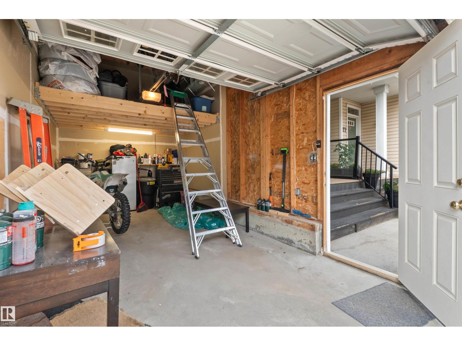 #30 3010 33 AV NW - 30