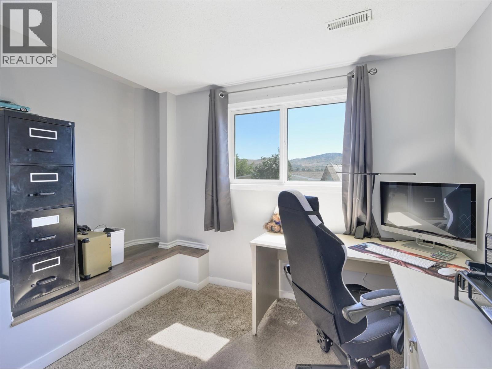 5867 TULAMEEN Street - 15