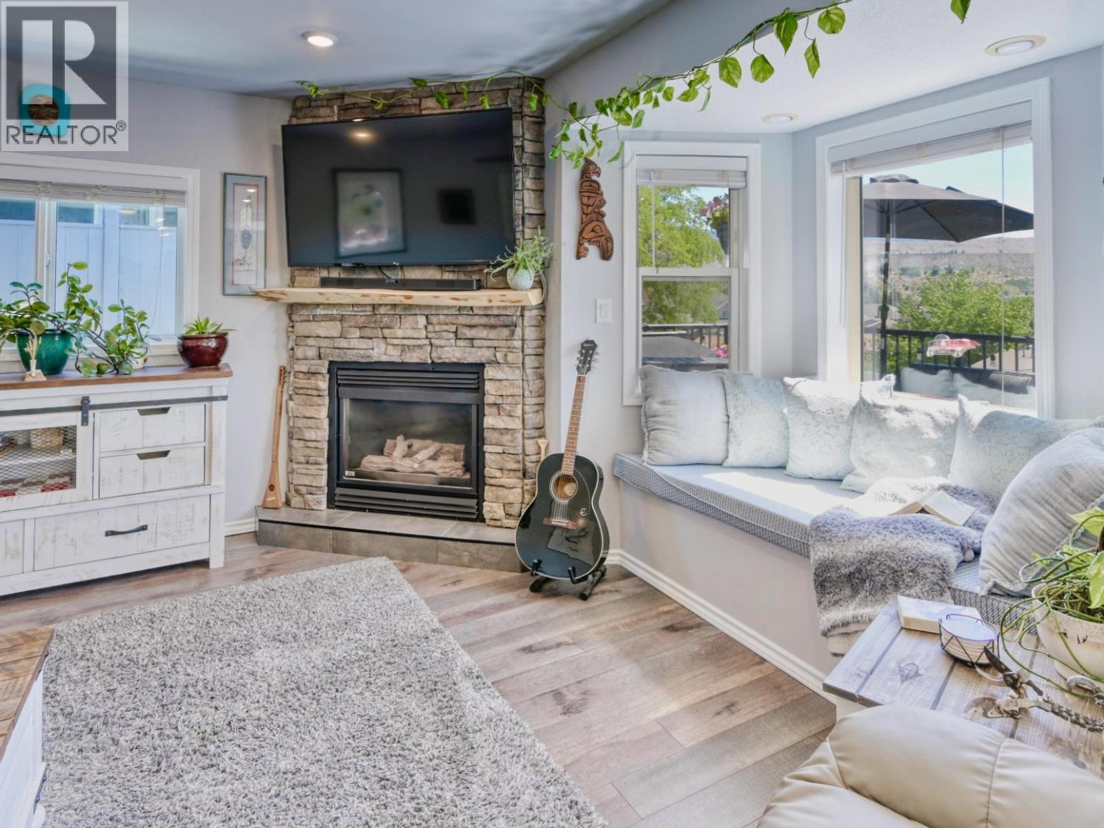 5867 TULAMEEN Street - 8