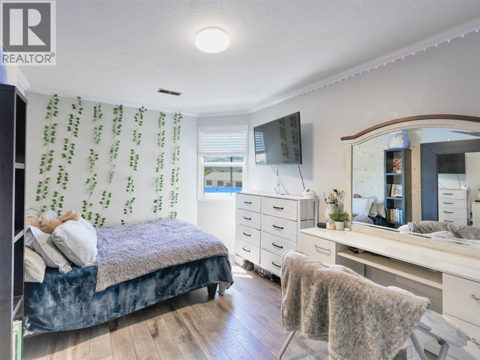 5867 TULAMEEN Street - 14