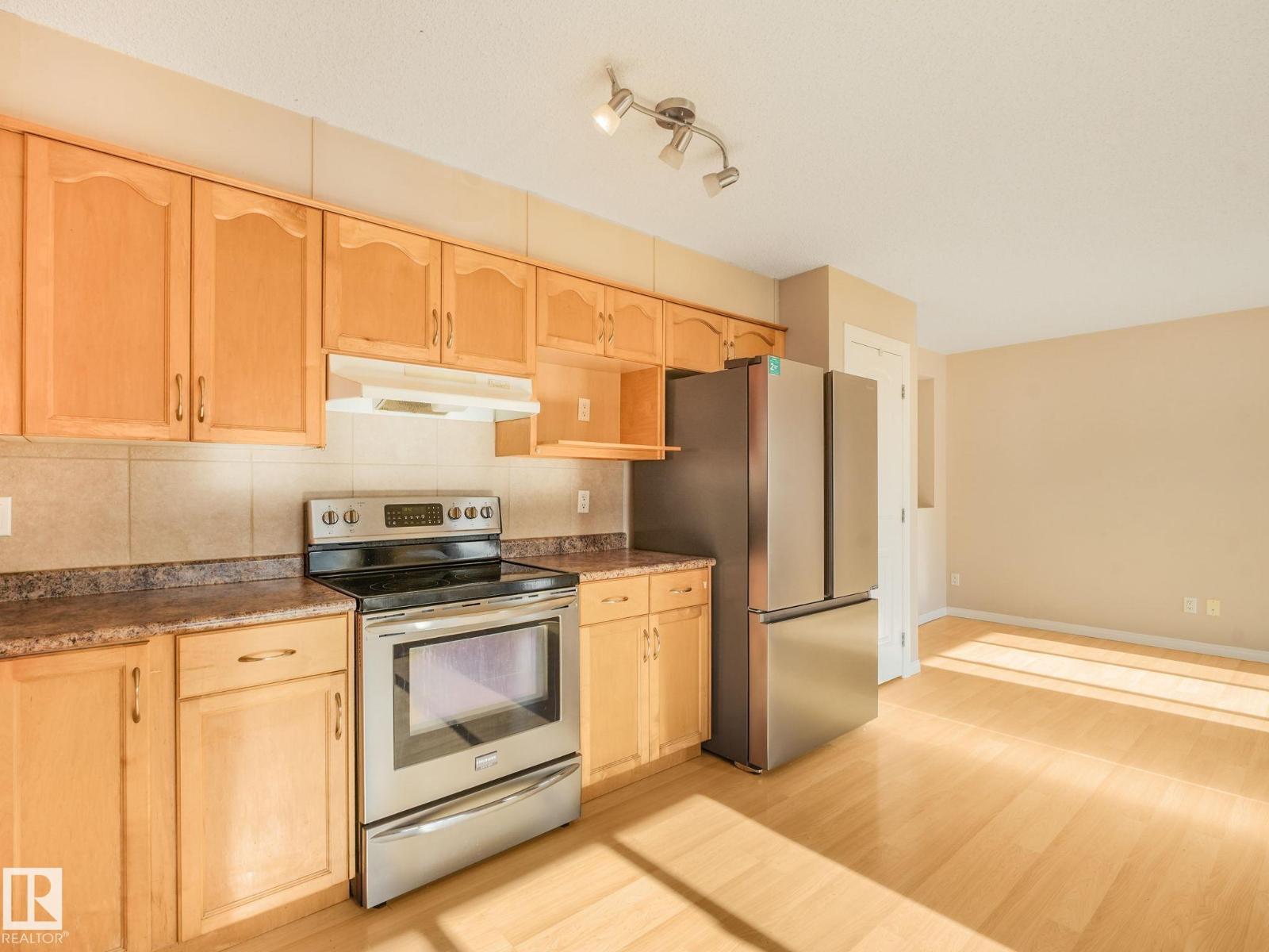 #4 11813 43 ST NW - 14