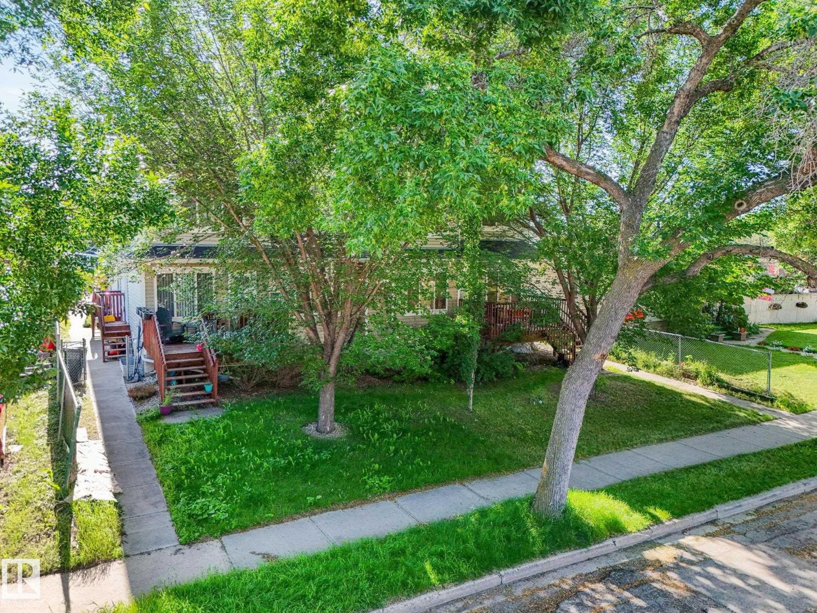#4 11813 43 ST NW - 2