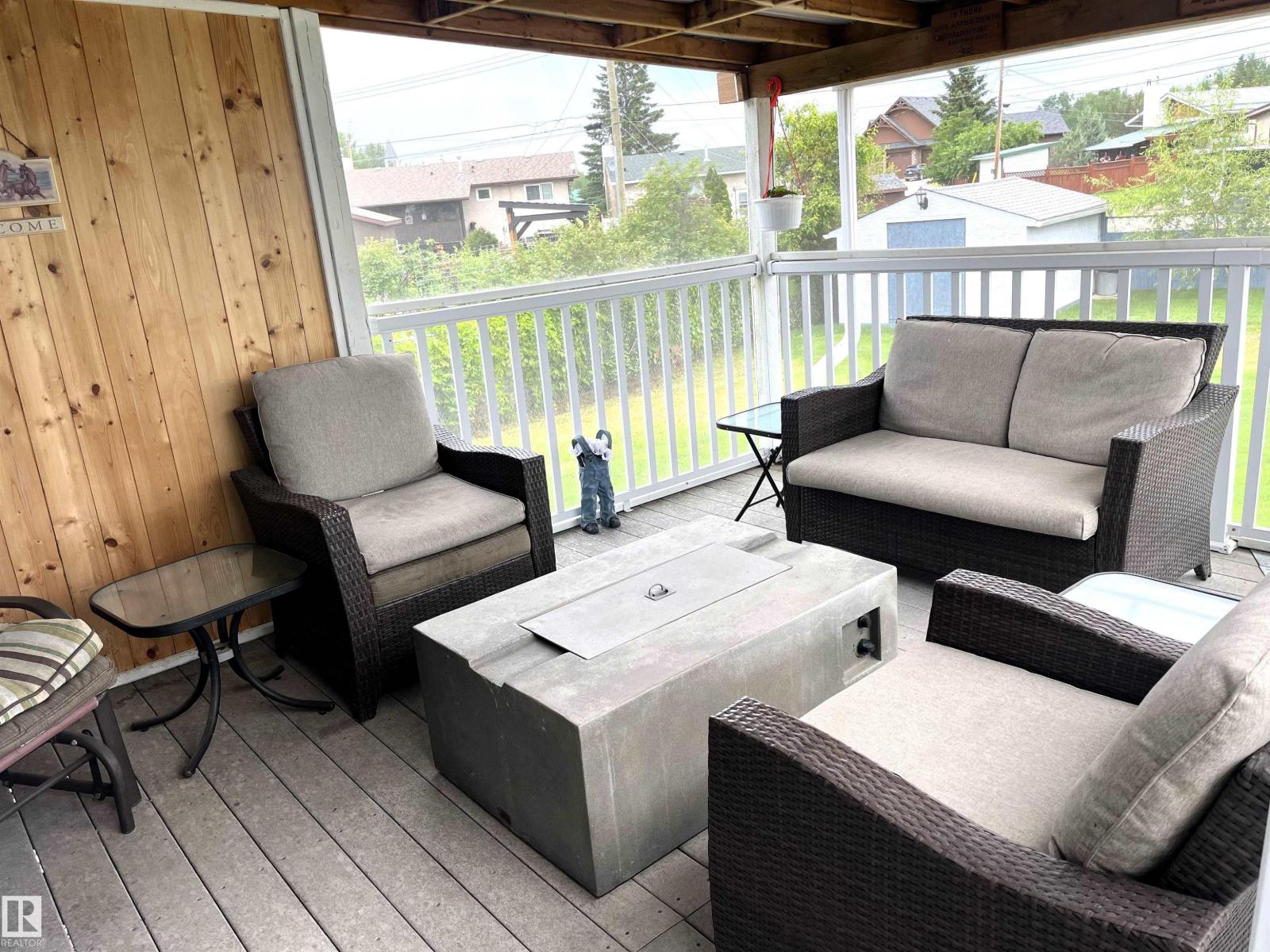 4914 51 Ave - 26