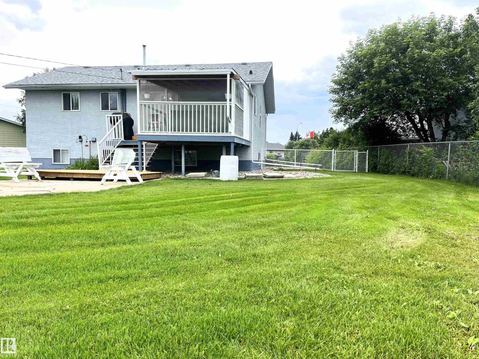 4914 51 Ave - 30