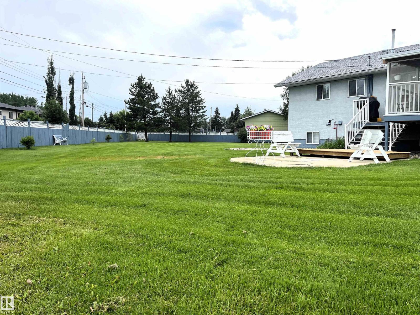 4914 51 Ave - 31