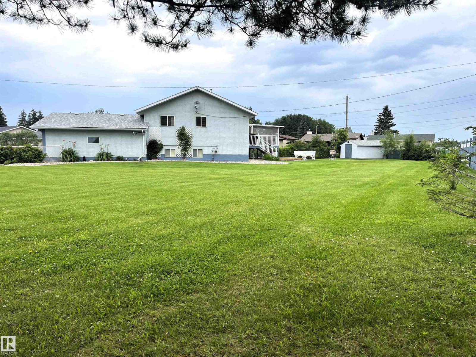 4914 51 Ave - 35