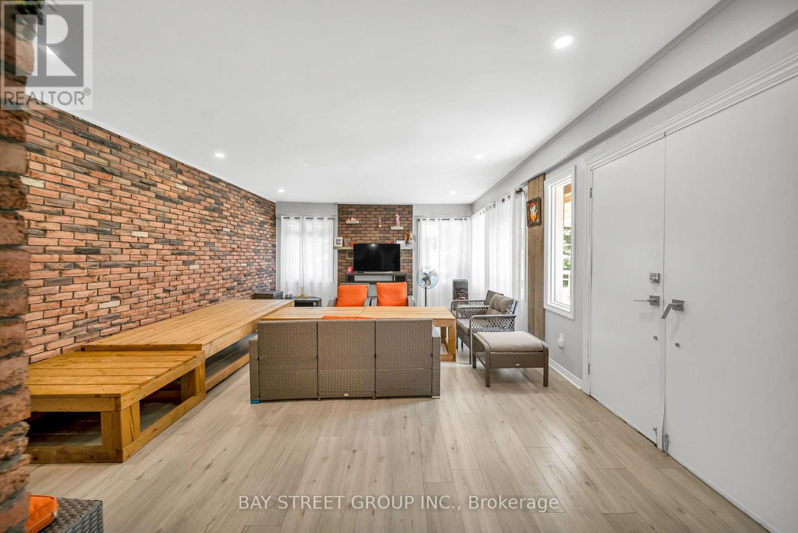49 MAPLEWOOD DRIVE - 15