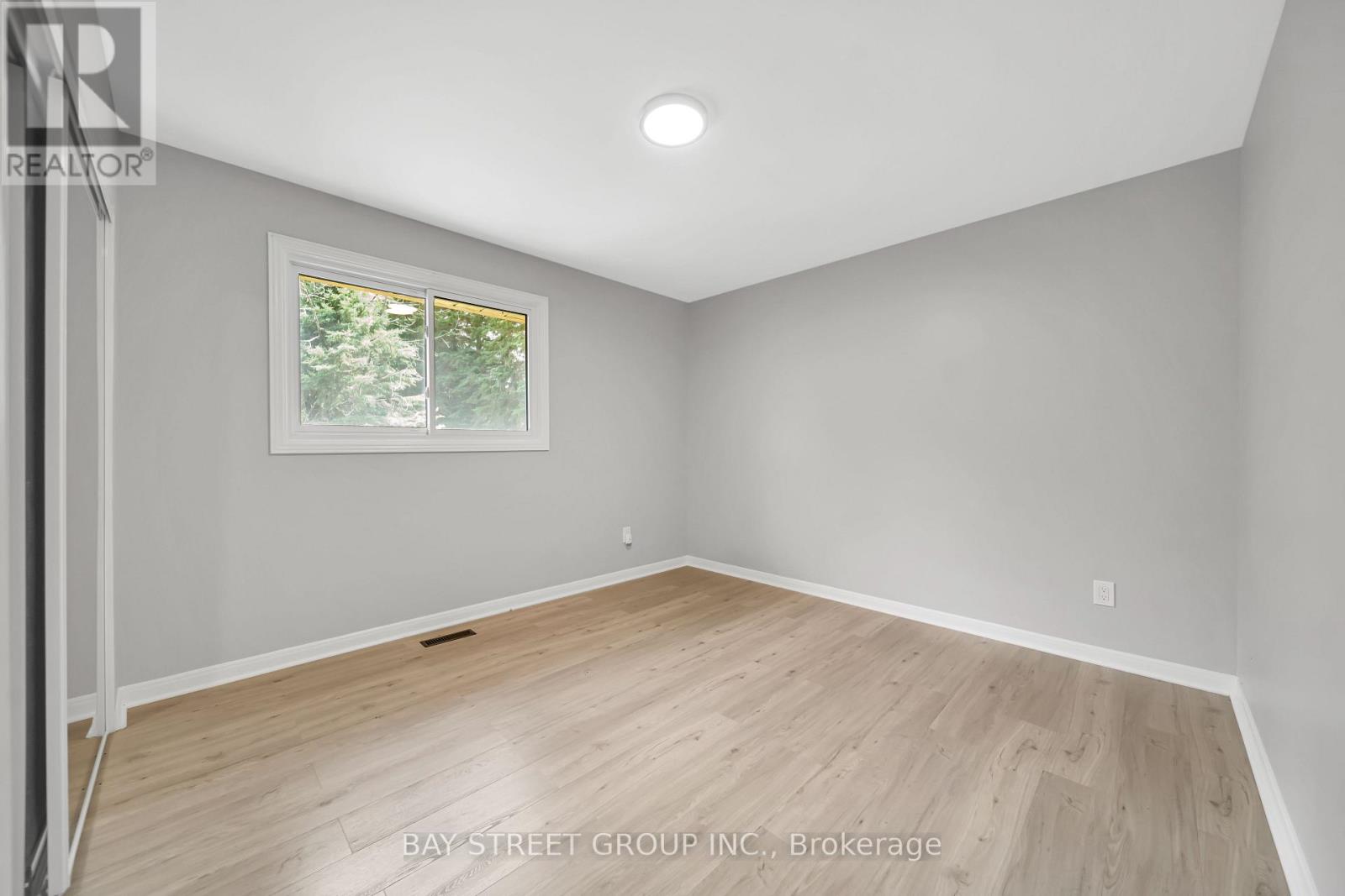 49 MAPLEWOOD DRIVE - 28