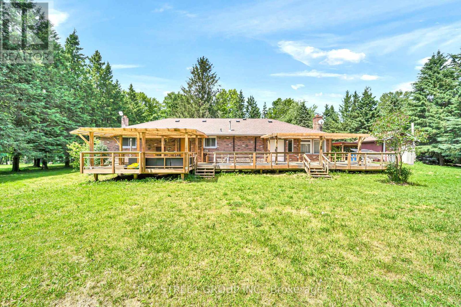 49 MAPLEWOOD DRIVE - 35