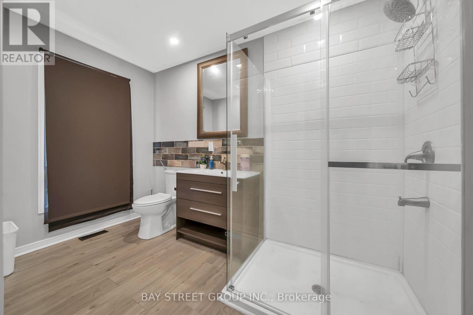 49 MAPLEWOOD DRIVE - 25