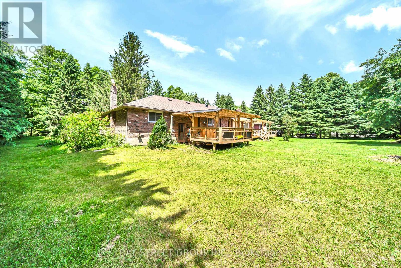 49 MAPLEWOOD DRIVE - 32
