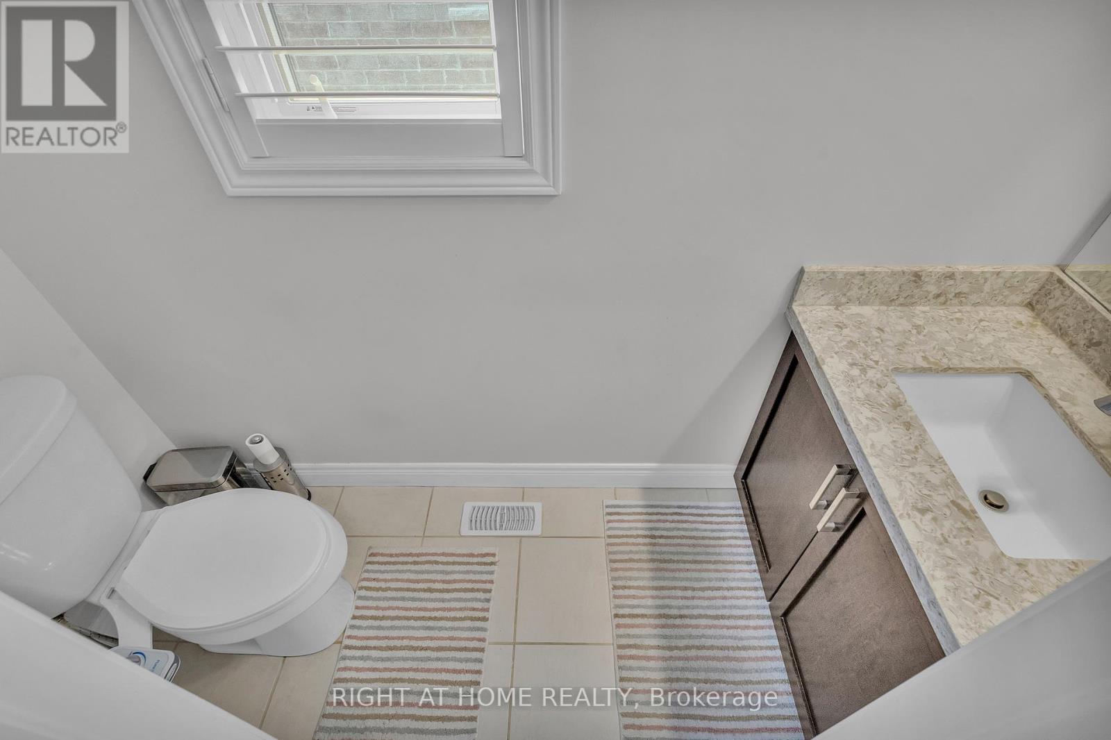 321 CARRIAGE WAY - 17