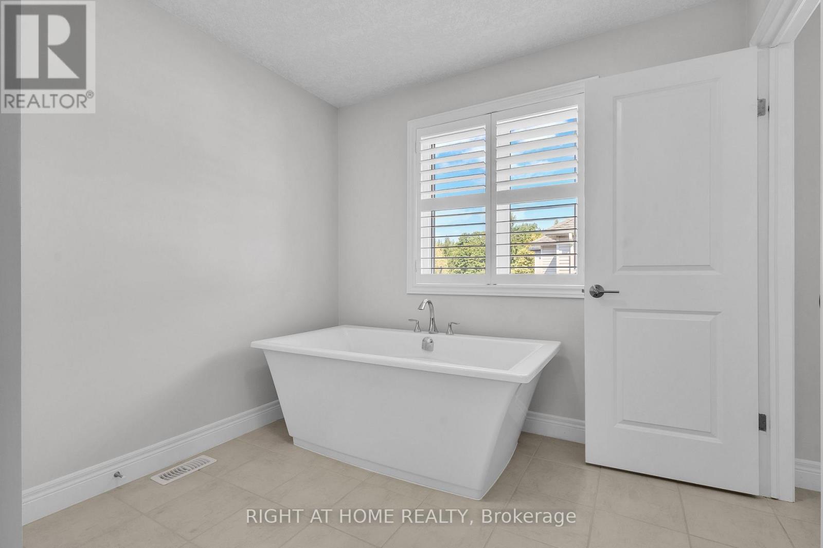 321 CARRIAGE WAY - 22