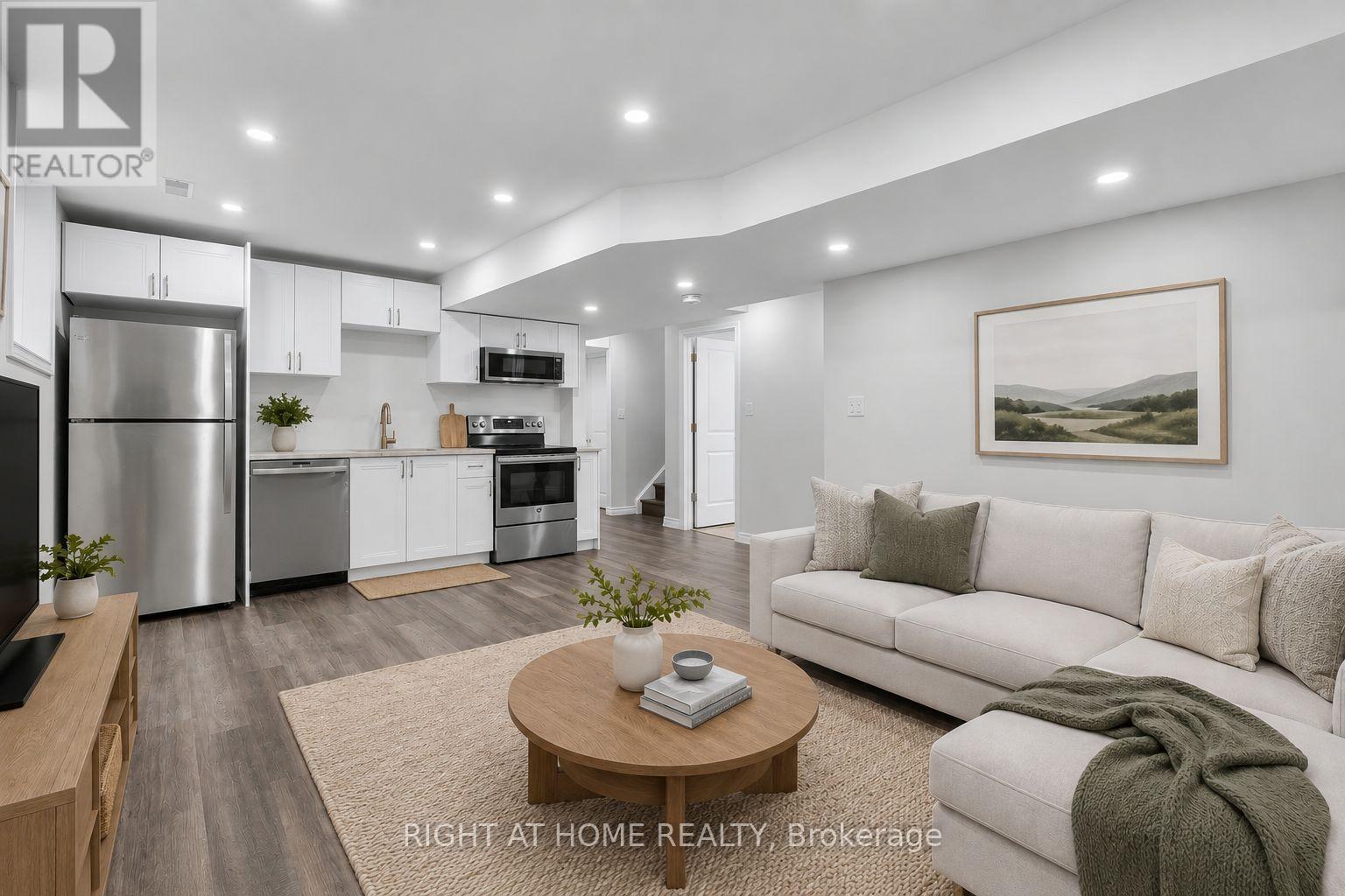 321 CARRIAGE WAY - 40