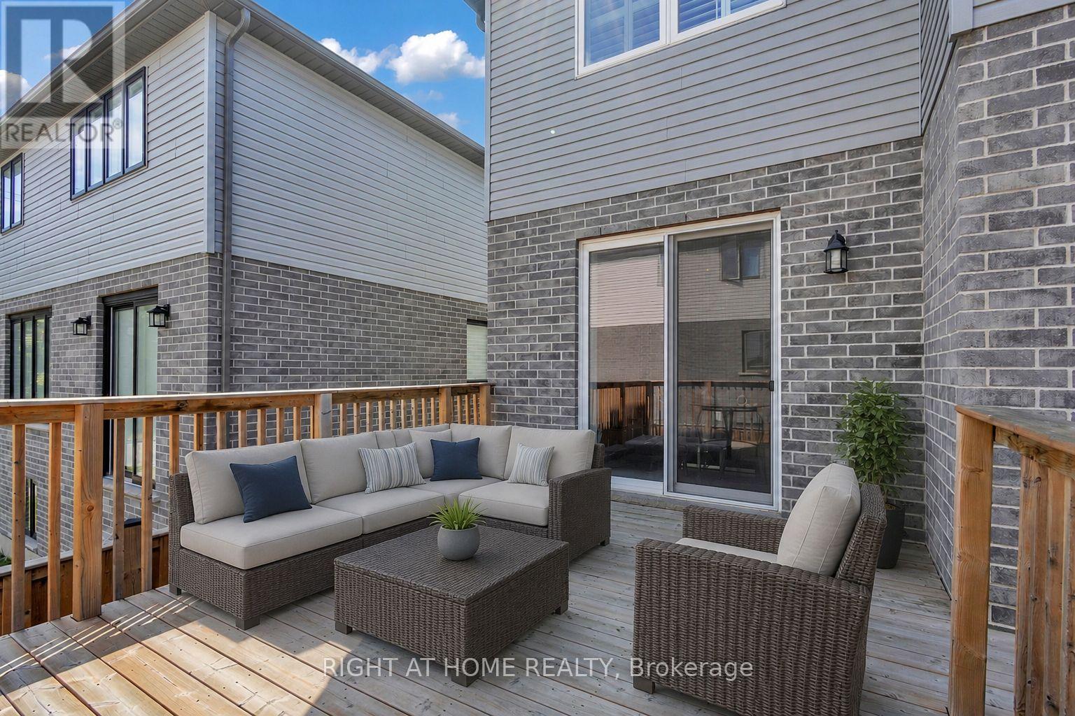 321 CARRIAGE WAY - 50