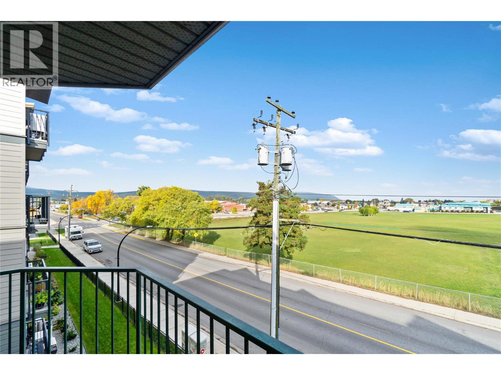 #301 160 5th Avenue SW - 4