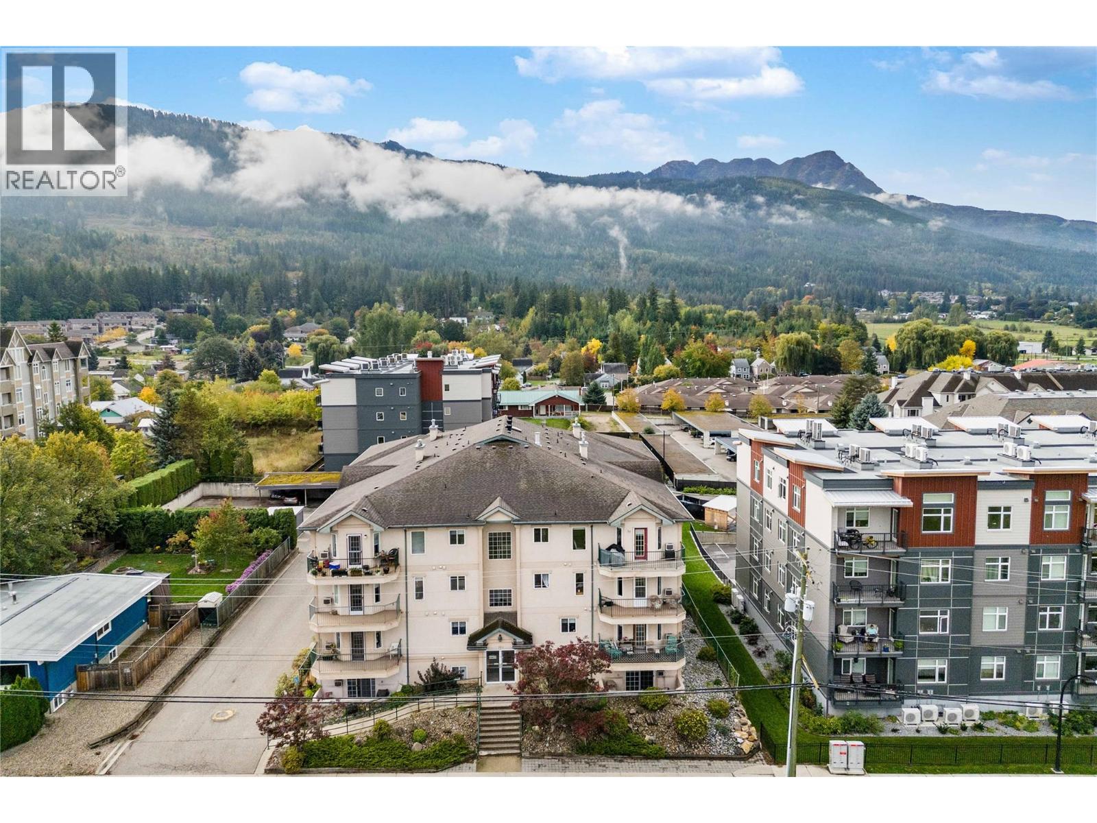 #301 160 5th Avenue SW - 9