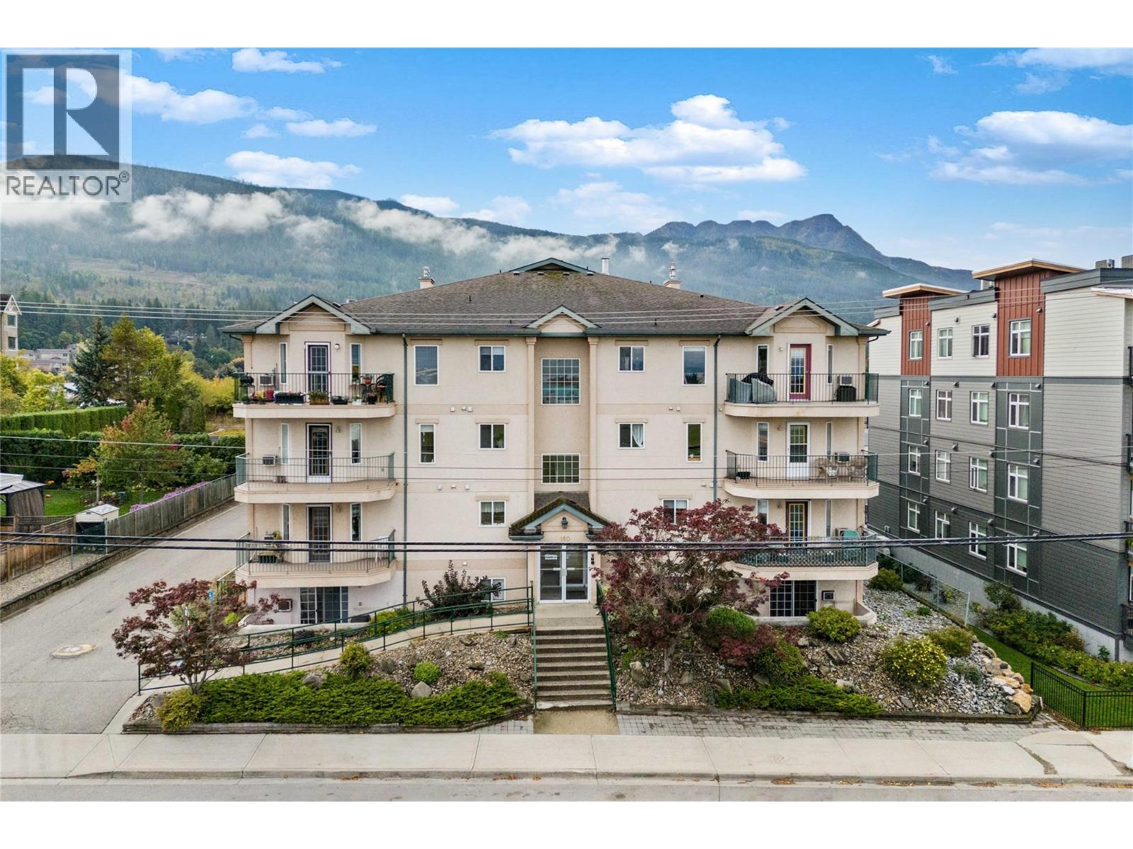 #301 160 5th Avenue SW - 54