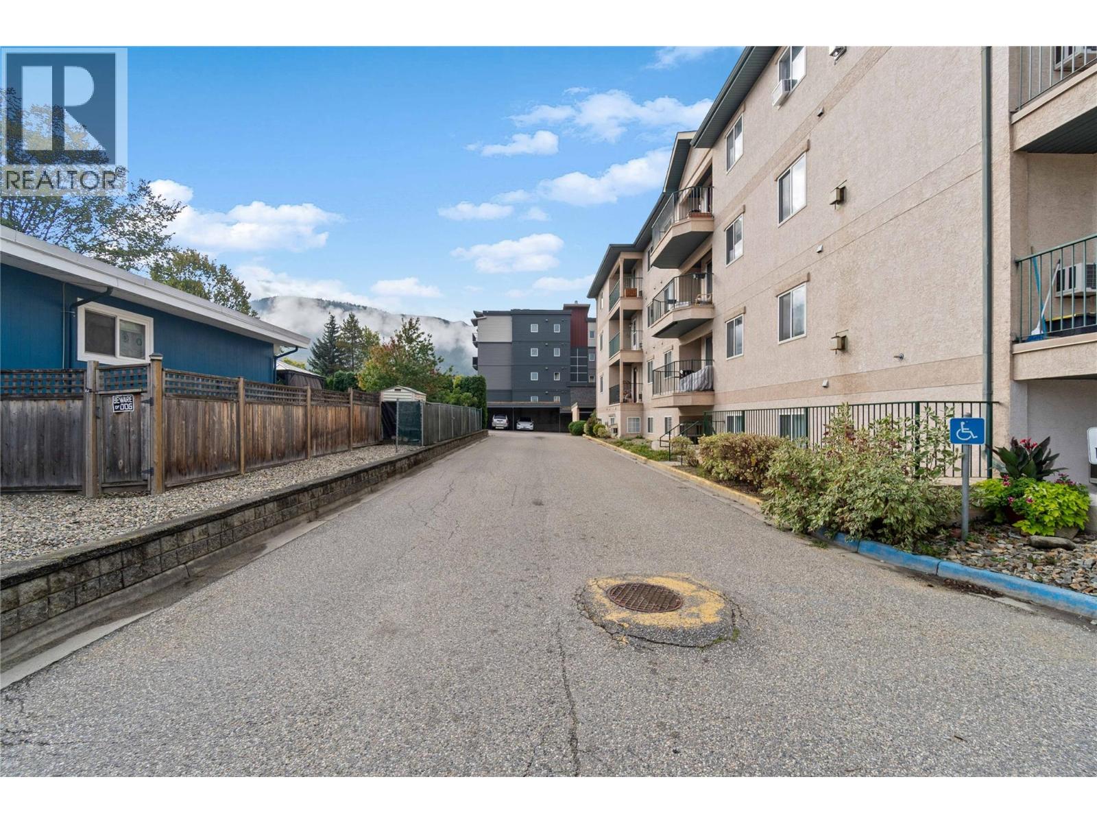 #301 160 5th Avenue SW - 44