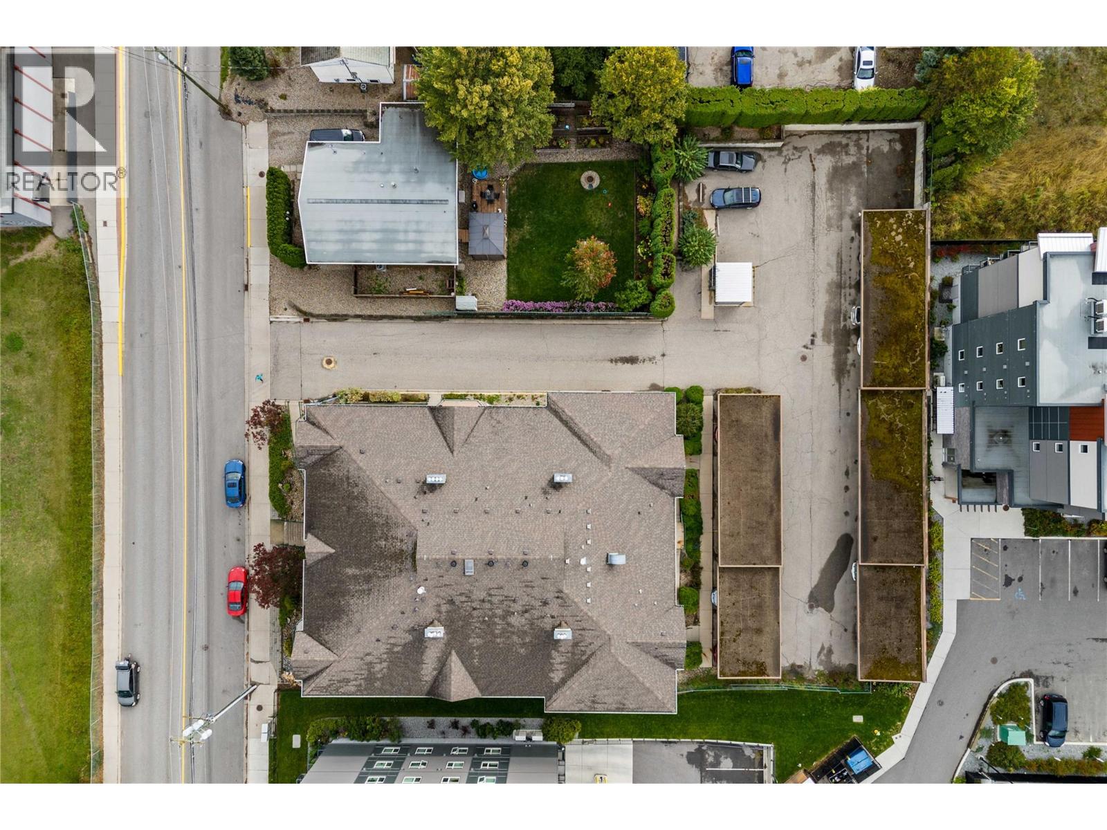 #301 160 5th Avenue SW - 50