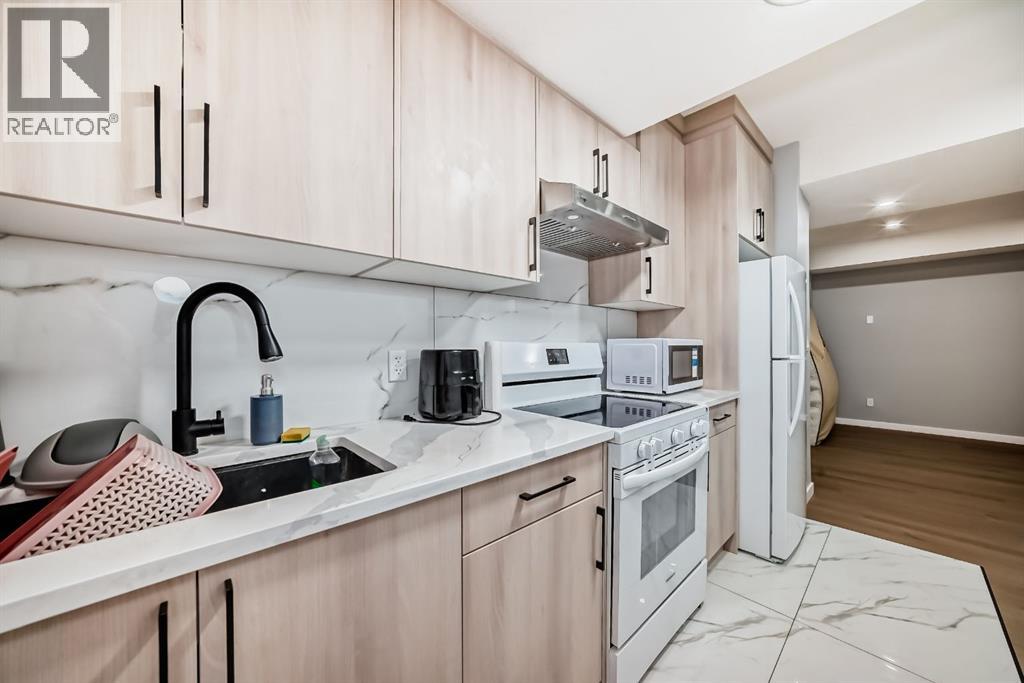 216 Homestead Grove NE - 36