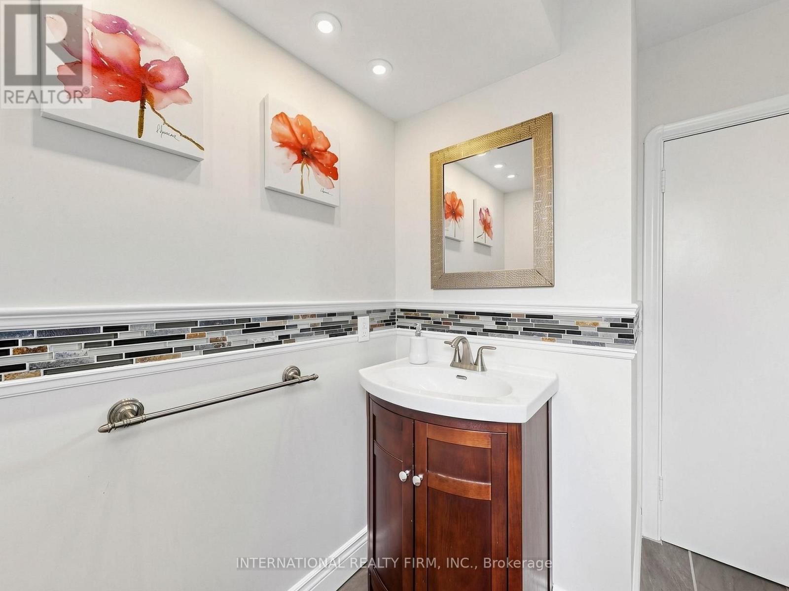 200 BURNDALE AVENUE - 21