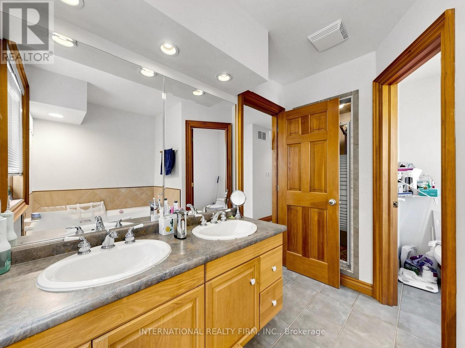200 BURNDALE AVENUE - 28
