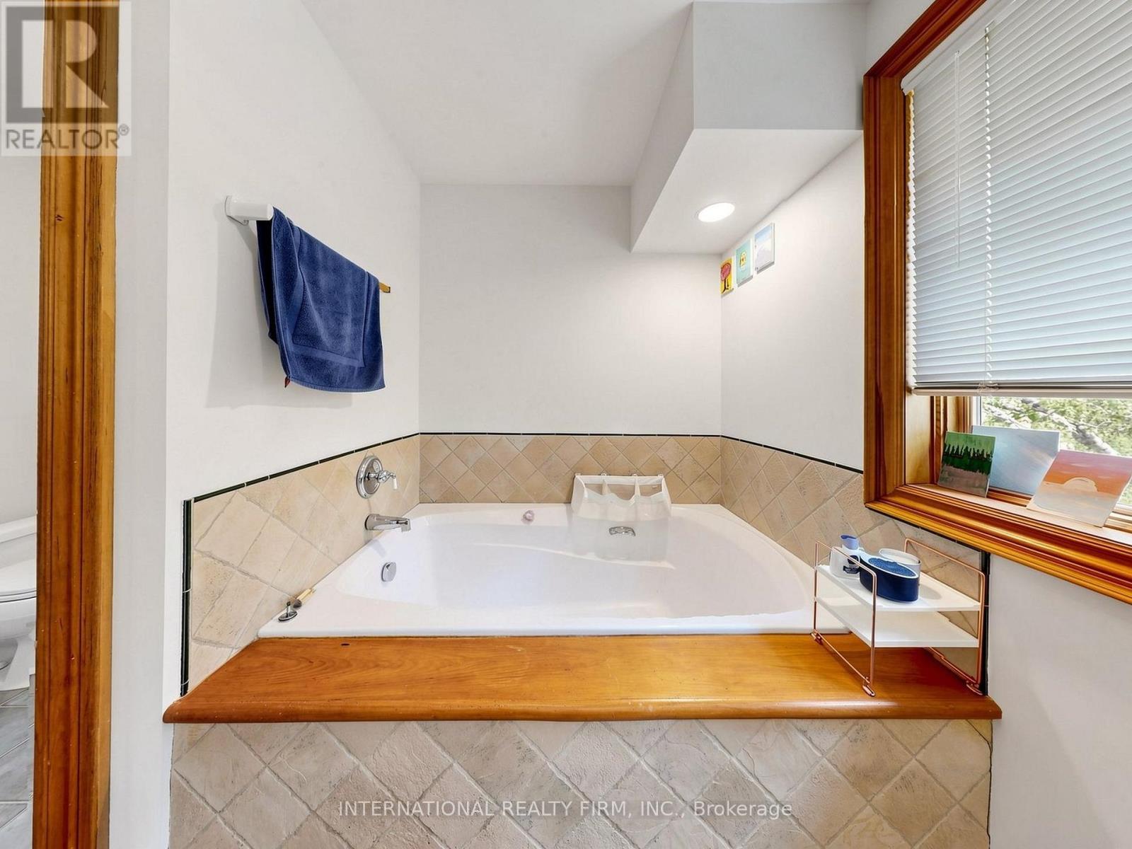 200 BURNDALE AVENUE - 29