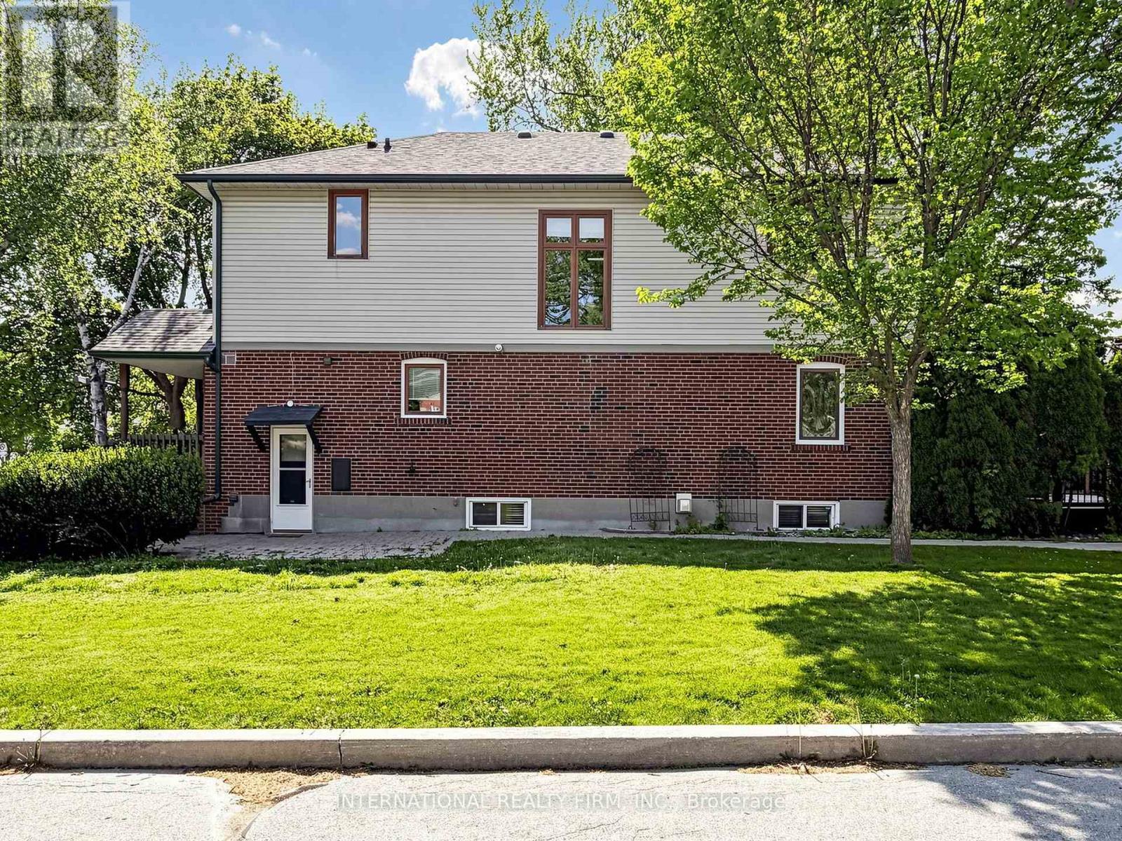 200 BURNDALE AVENUE - 3