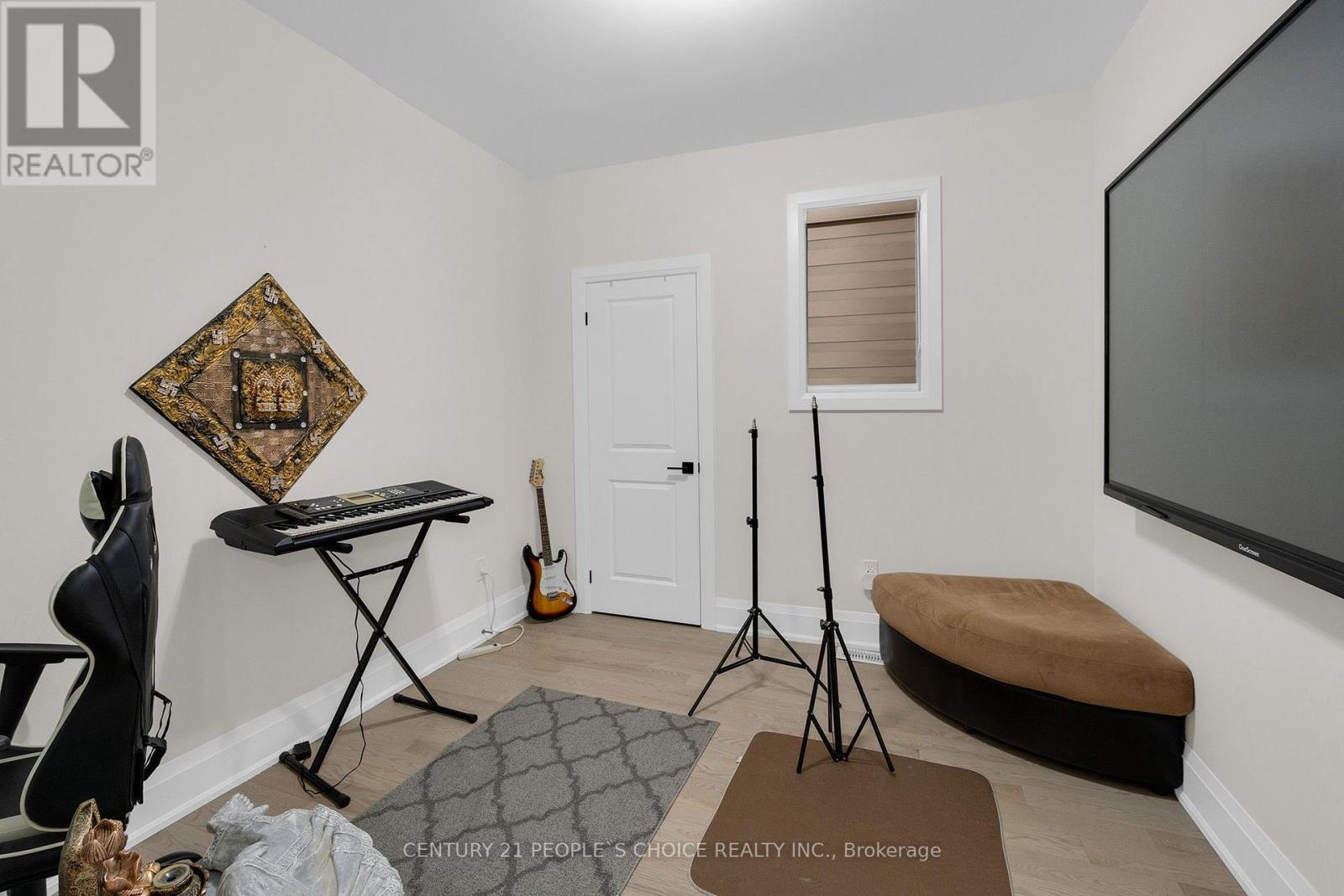10 TWEEDHILL AVENUE - Image 33
