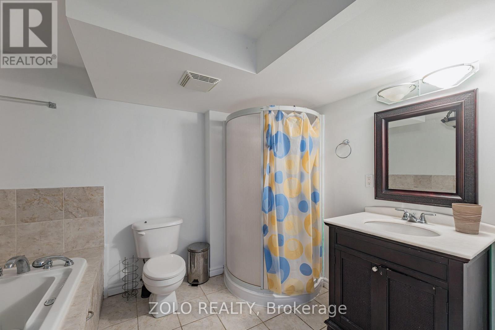 1580 EARL CRESCENT - 38