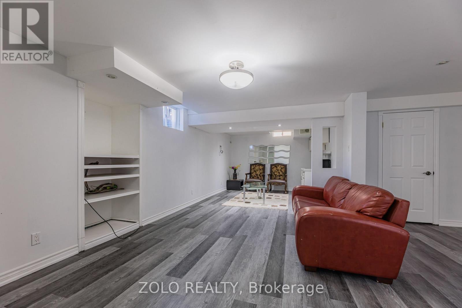 1580 EARL CRESCENT - 39