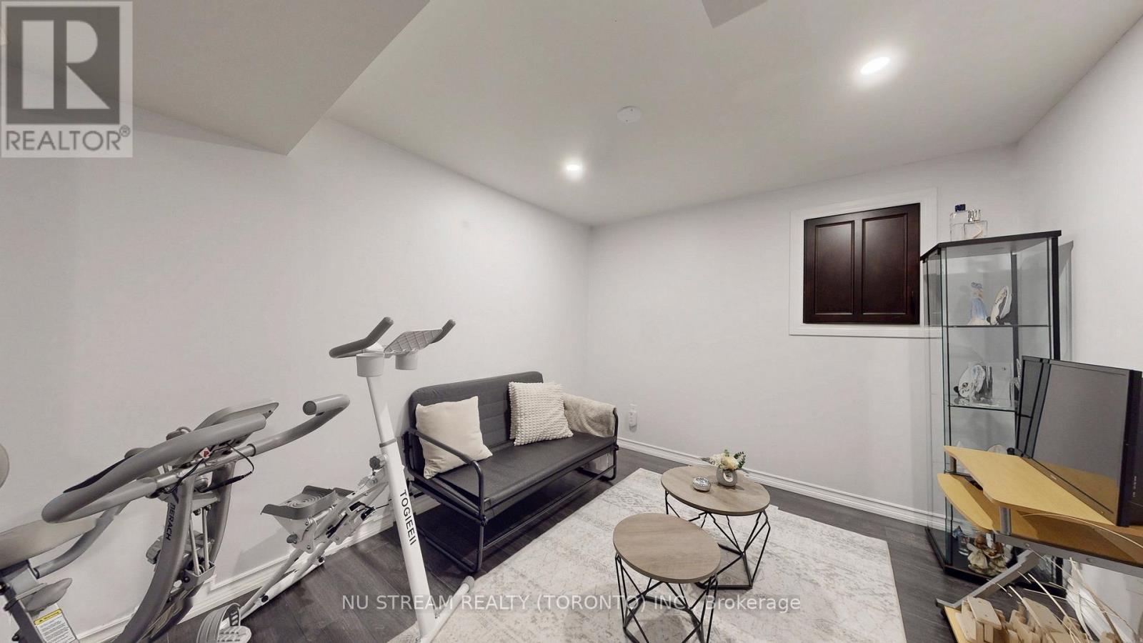 3926 HAZELRIDGE ROAD - 34