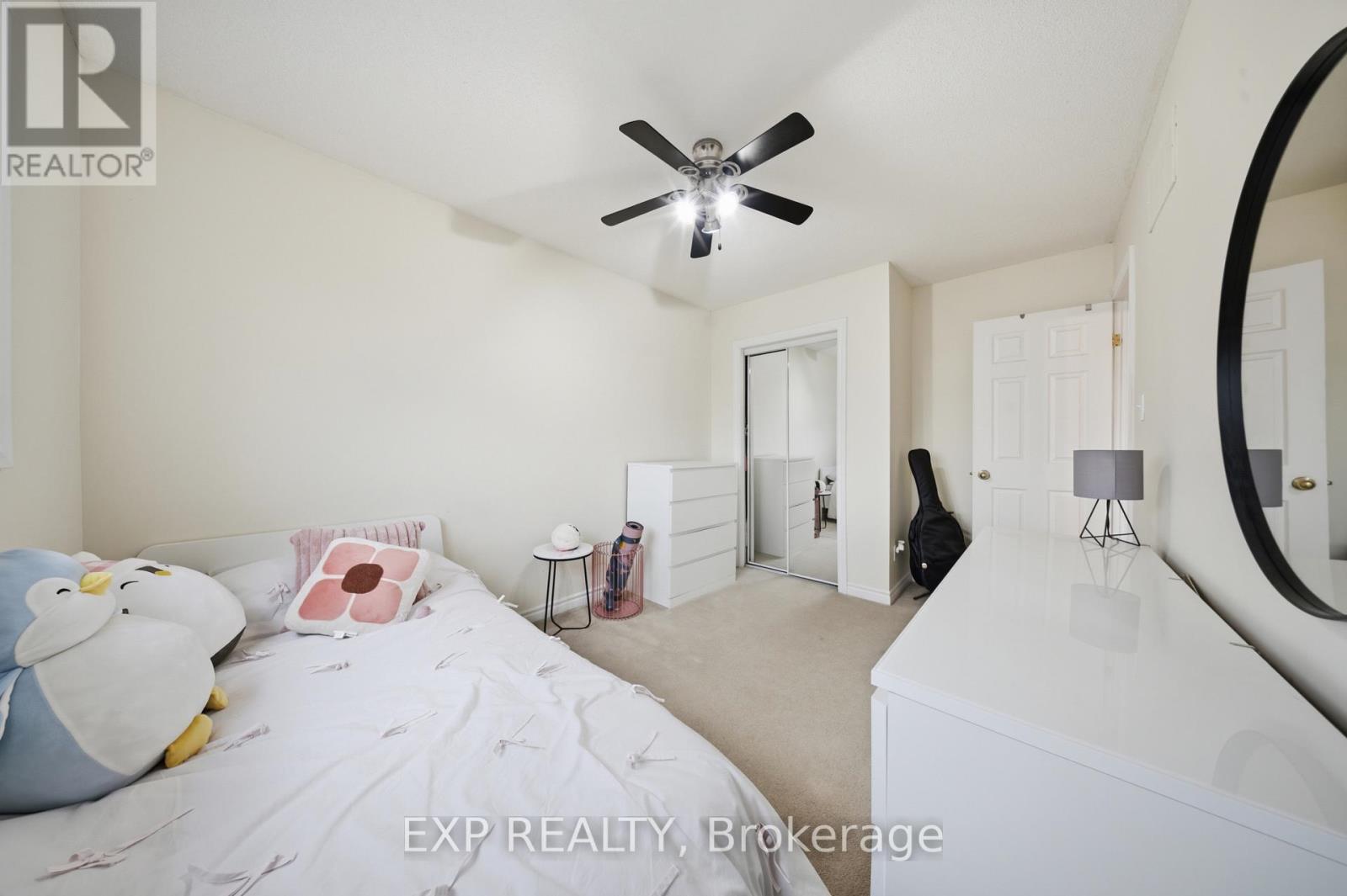 35 THAMES WAY - 24