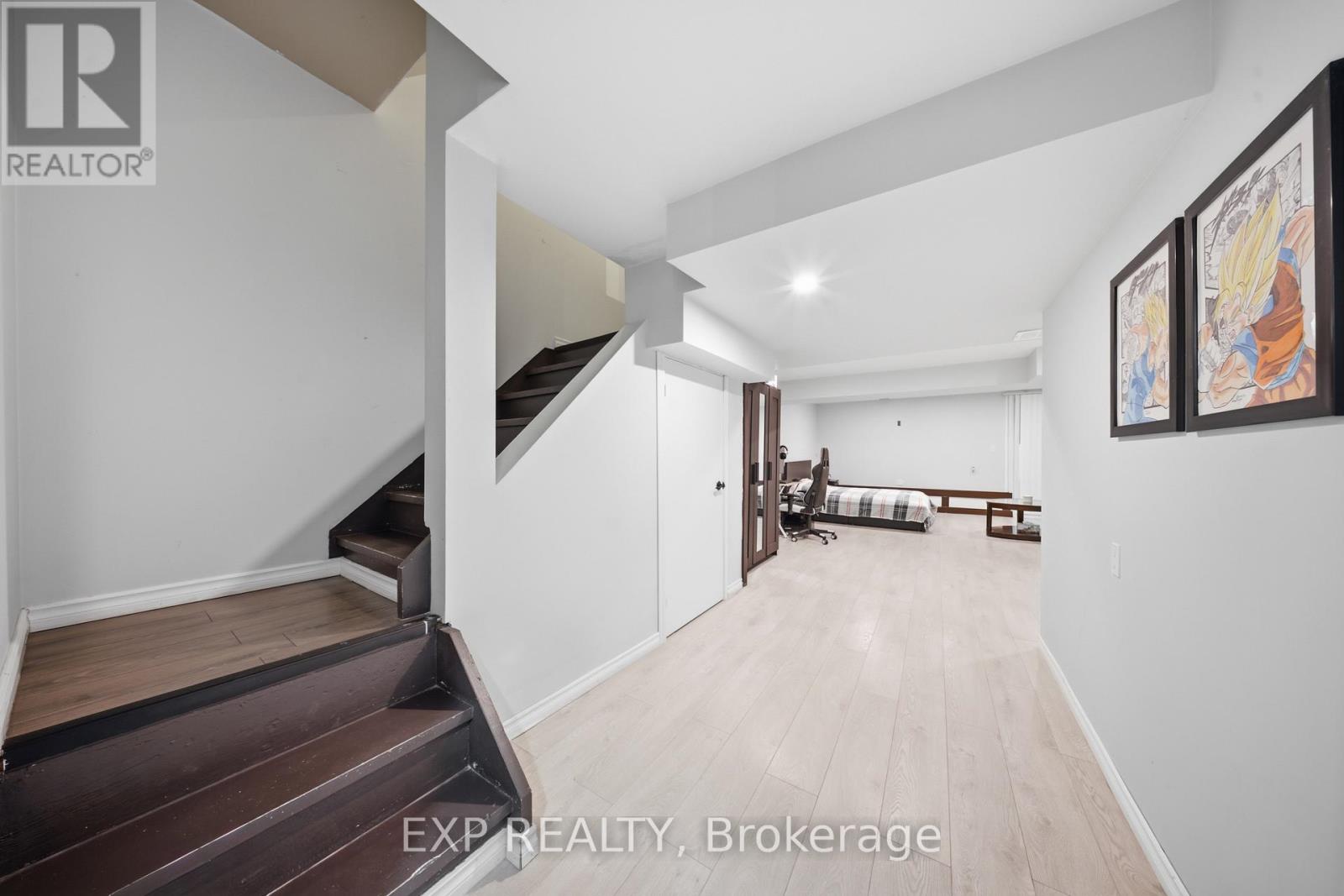 35 THAMES WAY - 29