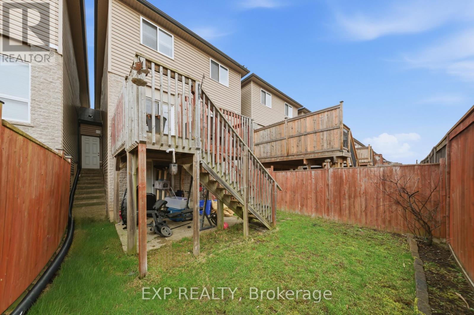 35 THAMES WAY - 35