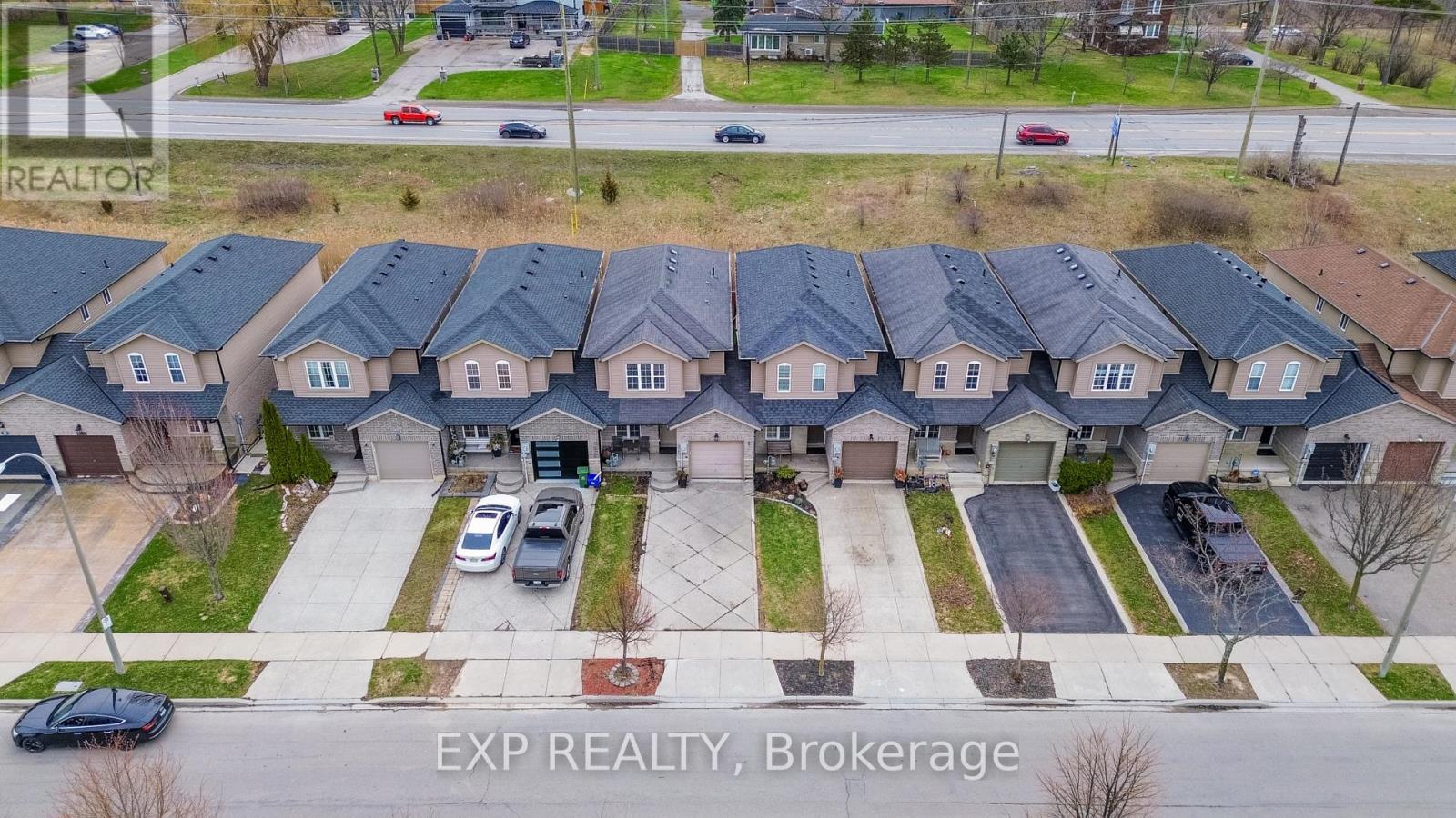 35 THAMES WAY - 36