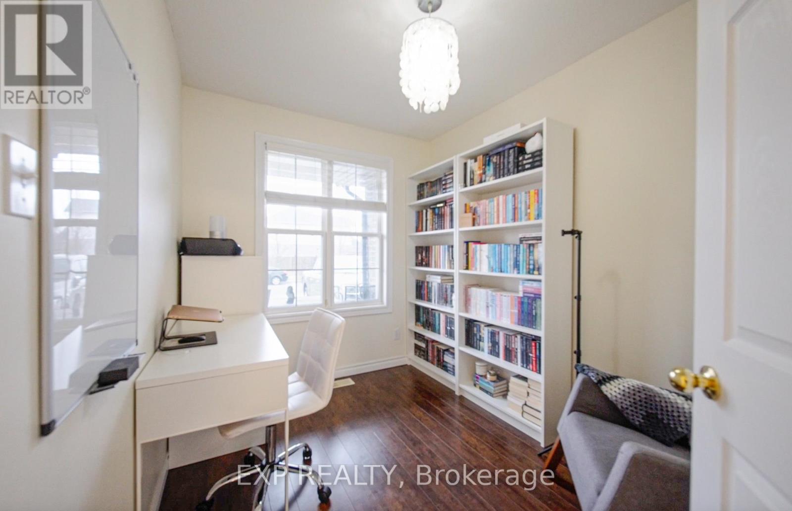 35 THAMES WAY - 9