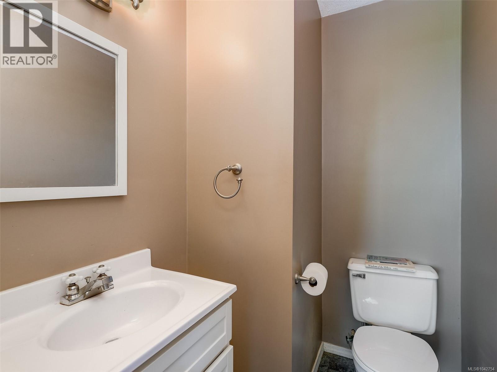 11720 West Coast Rd - 12
