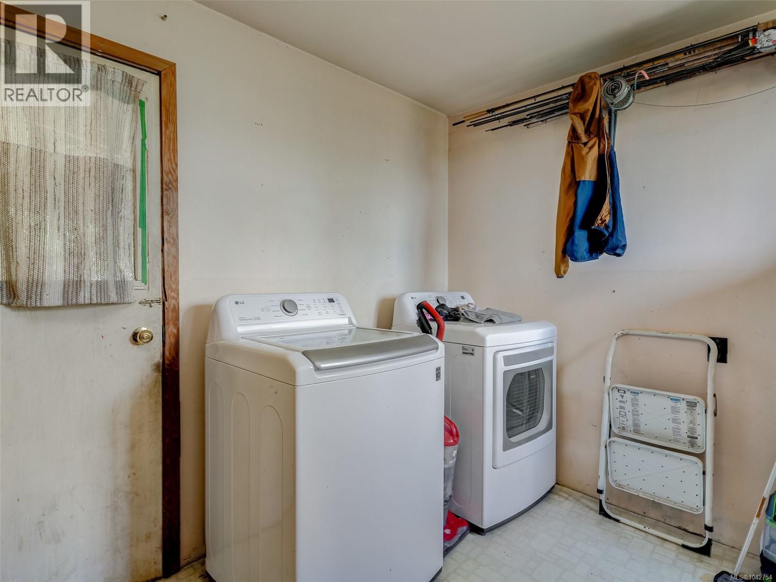 11720 West Coast Rd - 33