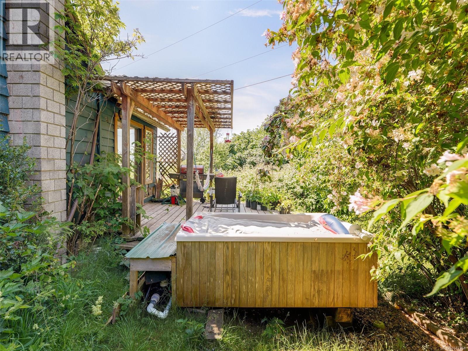 11720 West Coast Rd - 76