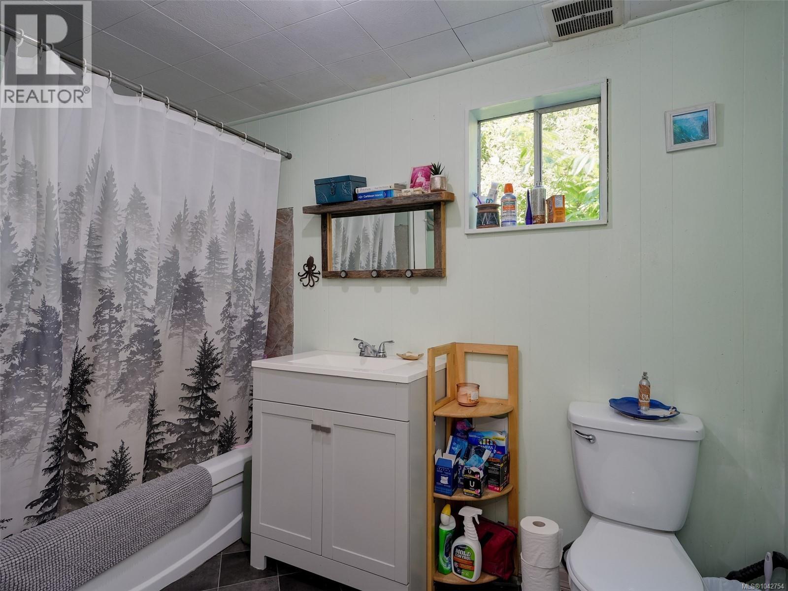 11720 West Coast Rd - 82