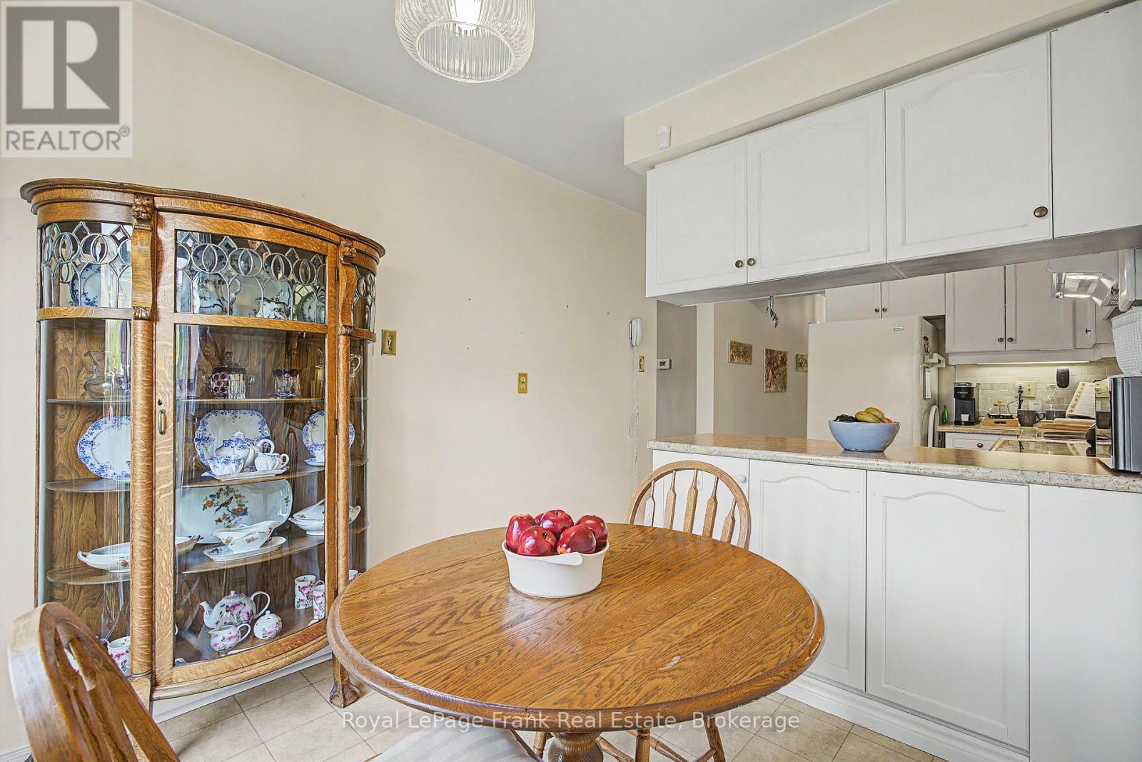 #20 1610 CRAWFORTH STREET - 12