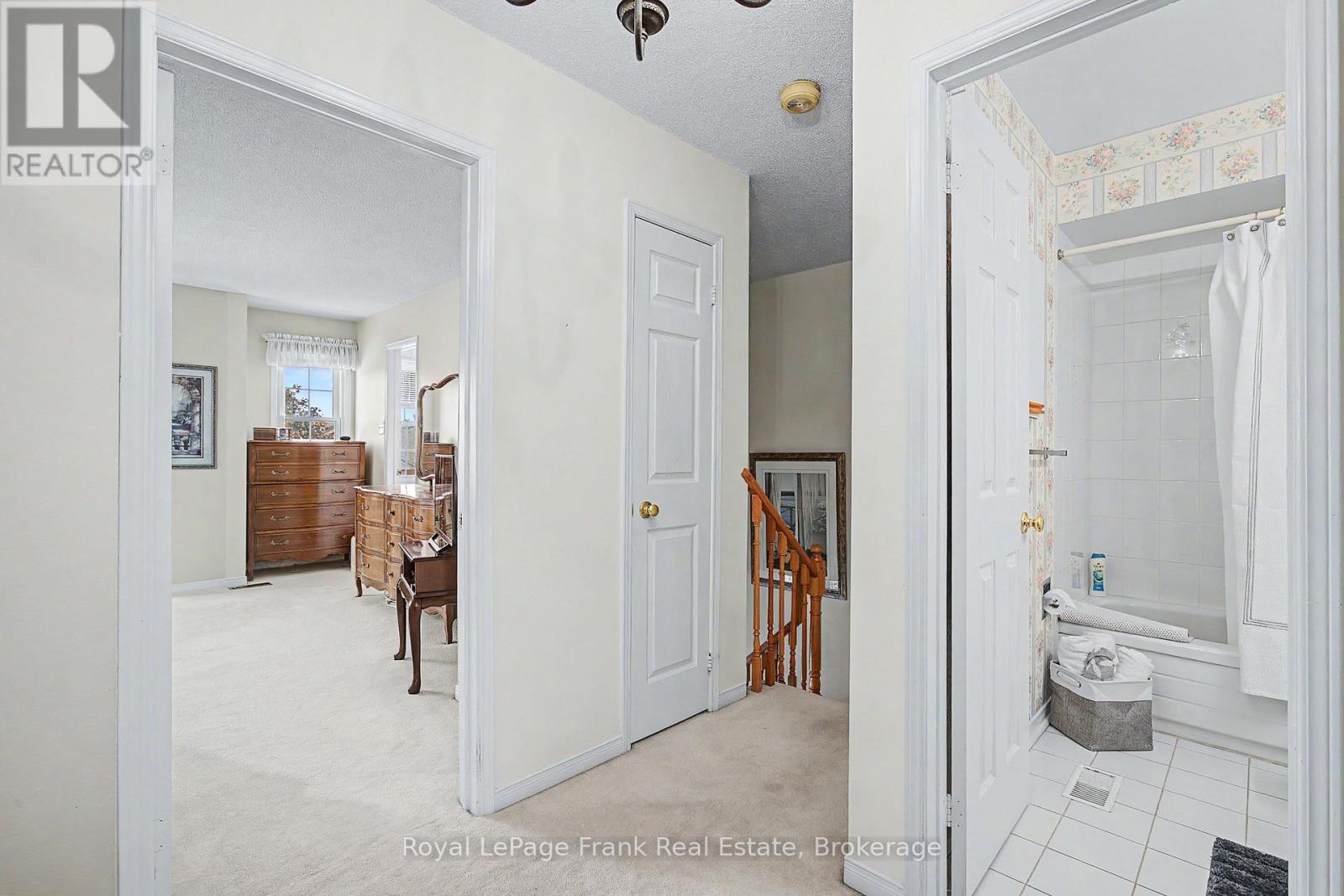 #20 1610 CRAWFORTH STREET - 14